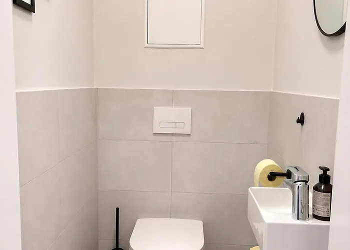 Ruhelage Im Neu Renovierten Altbau, 20 Minuten Ins Zentrum * Βιέννη