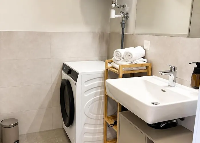 Ruhelage Im Neu Renovierten Altbau, 20 Minuten Ins Zentrum Διαμέρισμα Βιέννη
