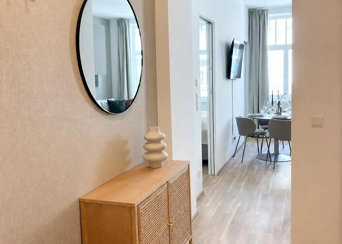 Ruhelage Im Neu Renovierten Altbau, 20 Minuten Ins Zentrum Διαμέρισμα