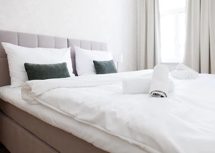 Ruhelage Im Neu Renovierten Altbau, 20 Minuten Ins Zentrum Апартаменты