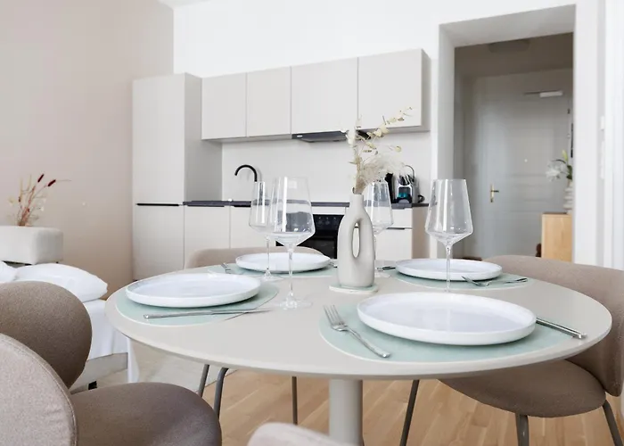 Ruhelage Im Neu Renovierten Altbau, 20 Minuten Ins Zentrum Апартаменты *