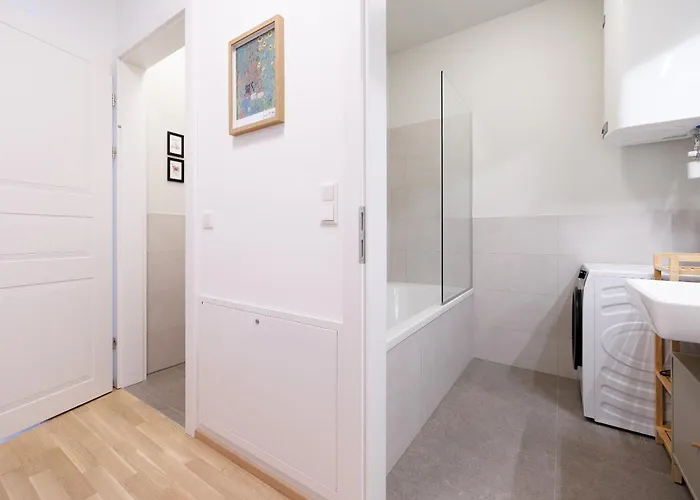 Ruhelage Im Neu Renovierten Altbau, 20 Minuten Ins Zentrum Вена